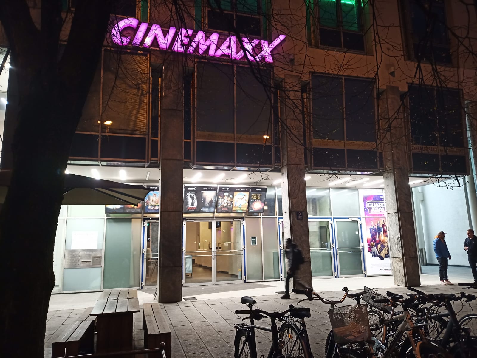 CinemaxX