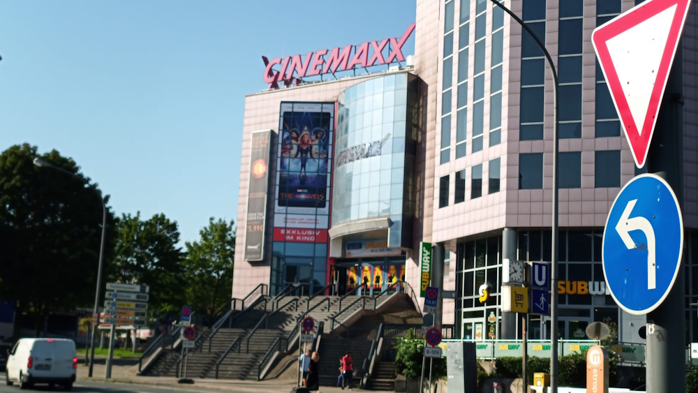 CinemaxX